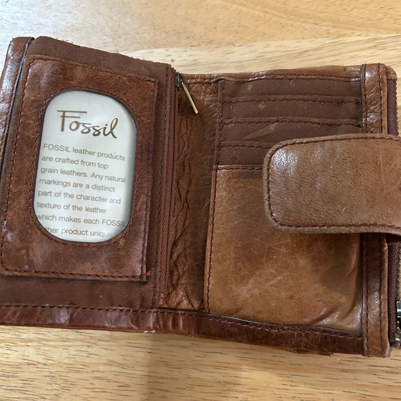 Fossil Brown Leather Walletwallets - Picture 2 of 4